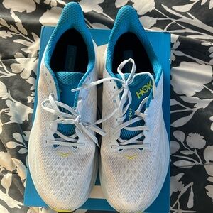 Men’s Hoka 14 wide